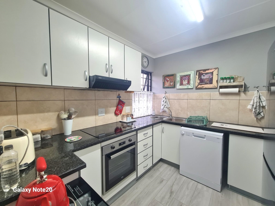 3 Bedroom Property for Sale in Paradise Beach Eastern Cape